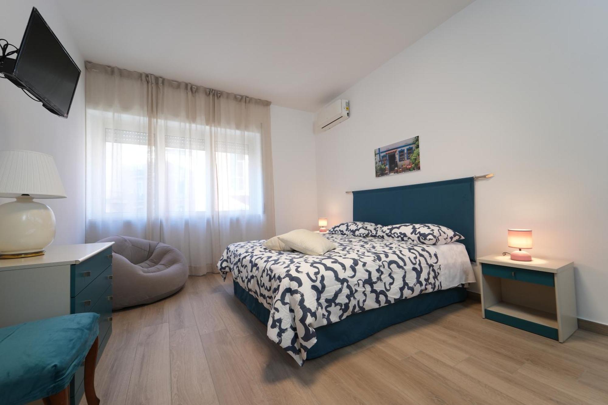 Panorama Vesuvius Affittacamere Guesthouse With Lift Near To Subway In Napoli Center 외부 사진
